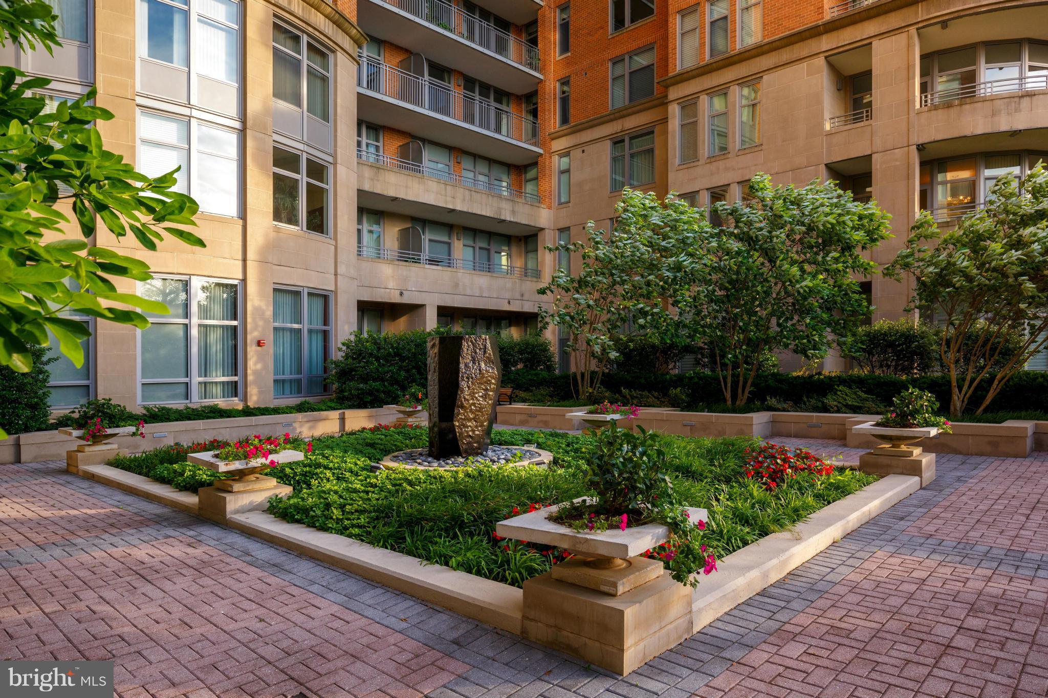 ONE PARK CREST - Residential