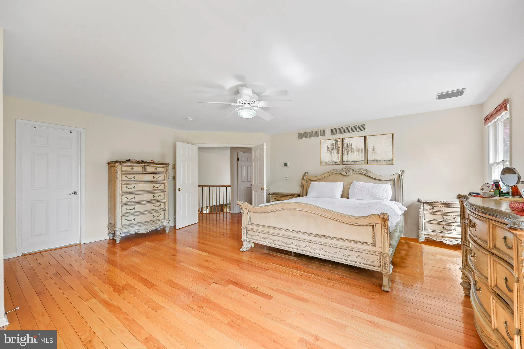 Princeton Junction, New Jersey 08550, United States, 6 Bedrooms Bedrooms, ,4 BathroomsBathrooms,Residential,Pending,110755