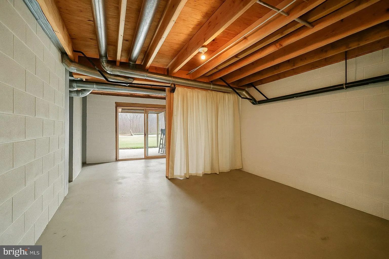 Princeton Junction, New Jersey 08550, United States, 6 Bedrooms Bedrooms, ,4 BathroomsBathrooms,Residential,Pending,110755