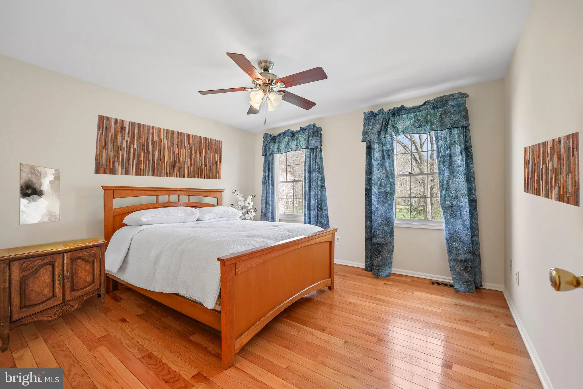 Princeton Junction, New Jersey 08550, United States, 6 Bedrooms Bedrooms, ,4 BathroomsBathrooms,Residential,Pending,110755