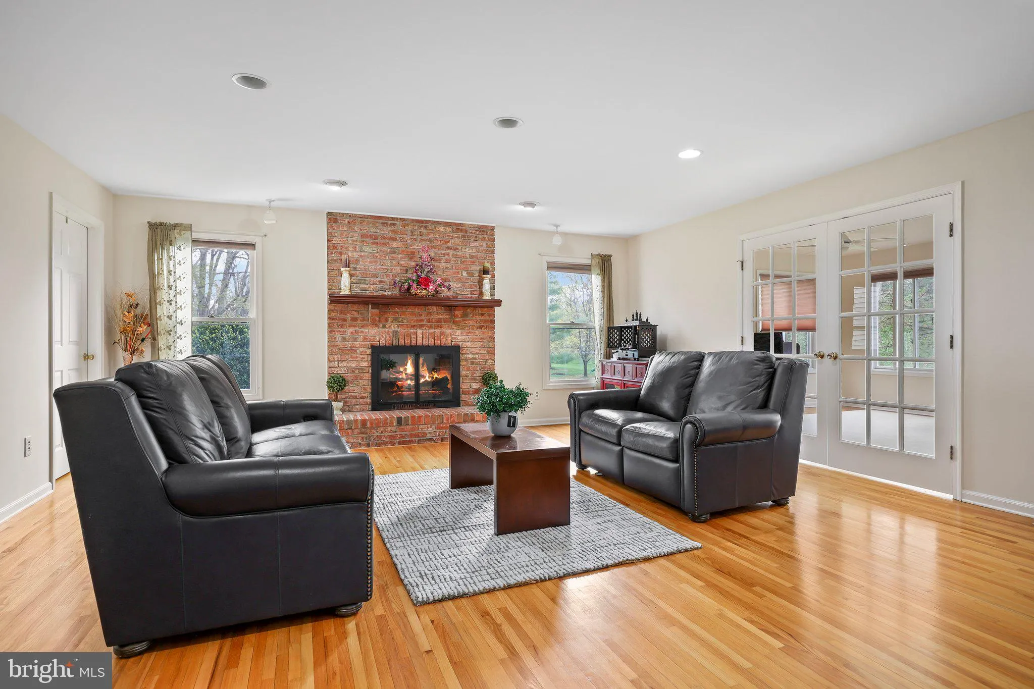 Princeton Junction, New Jersey 08550, United States, 6 Bedrooms Bedrooms, ,4 BathroomsBathrooms,Residential,Pending,110755