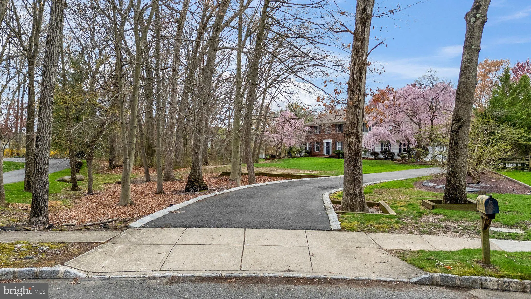 Princeton Junction, New Jersey 08550, United States, 6 Bedrooms Bedrooms, ,4 BathroomsBathrooms,Residential,Pending,110755