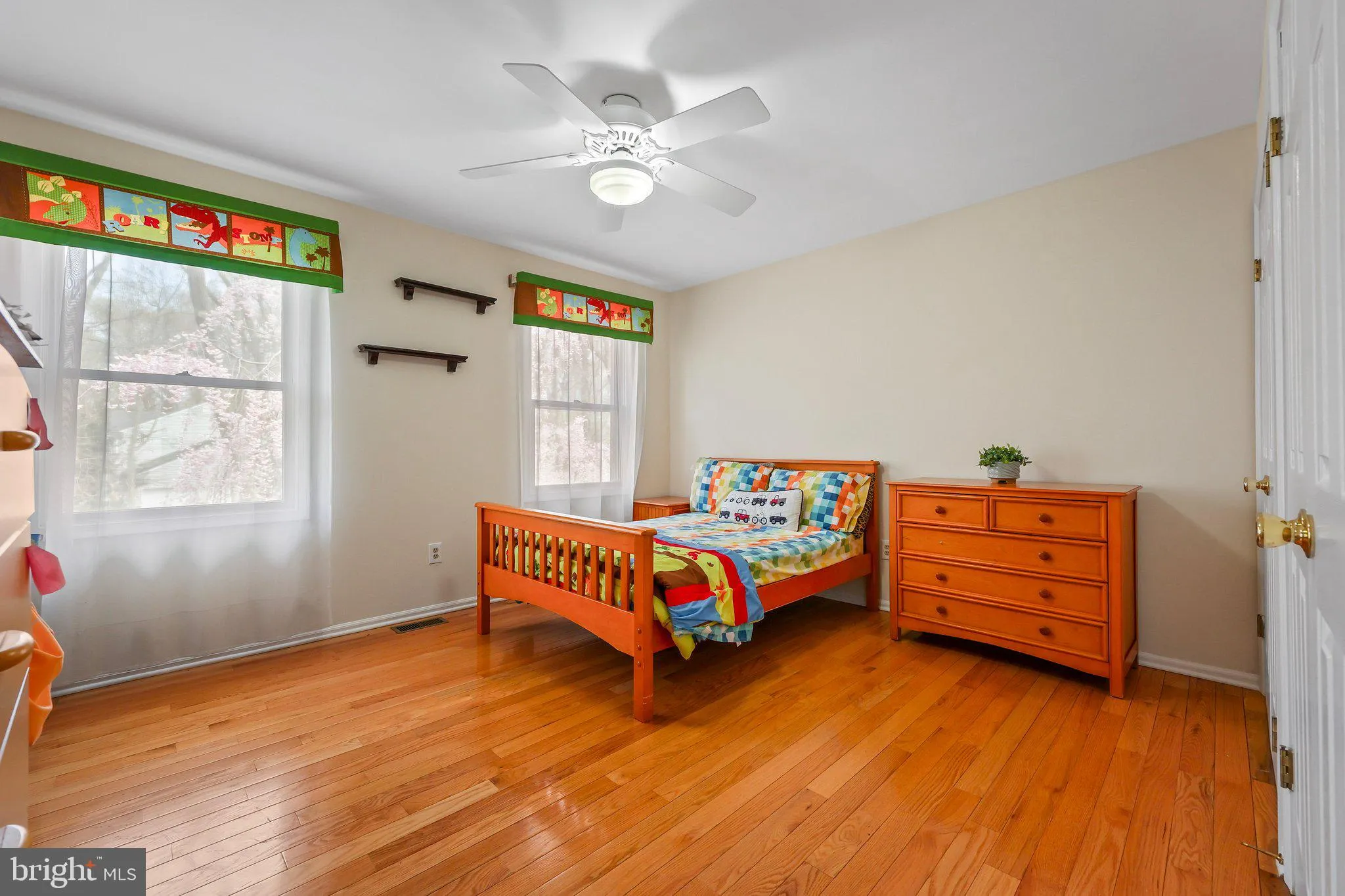 Princeton Junction, New Jersey 08550, United States, 6 Bedrooms Bedrooms, ,4 BathroomsBathrooms,Residential,Pending,110755