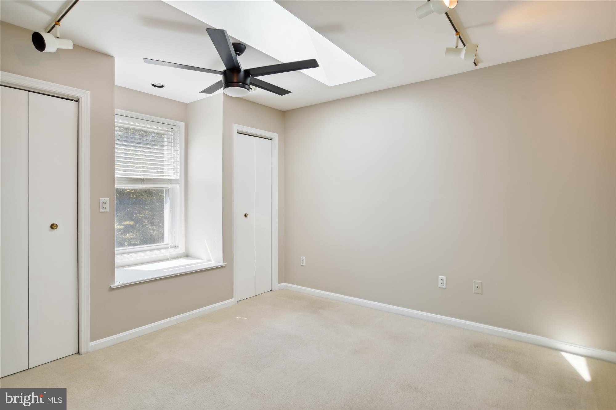 LONDONTOWN - Residential Lease