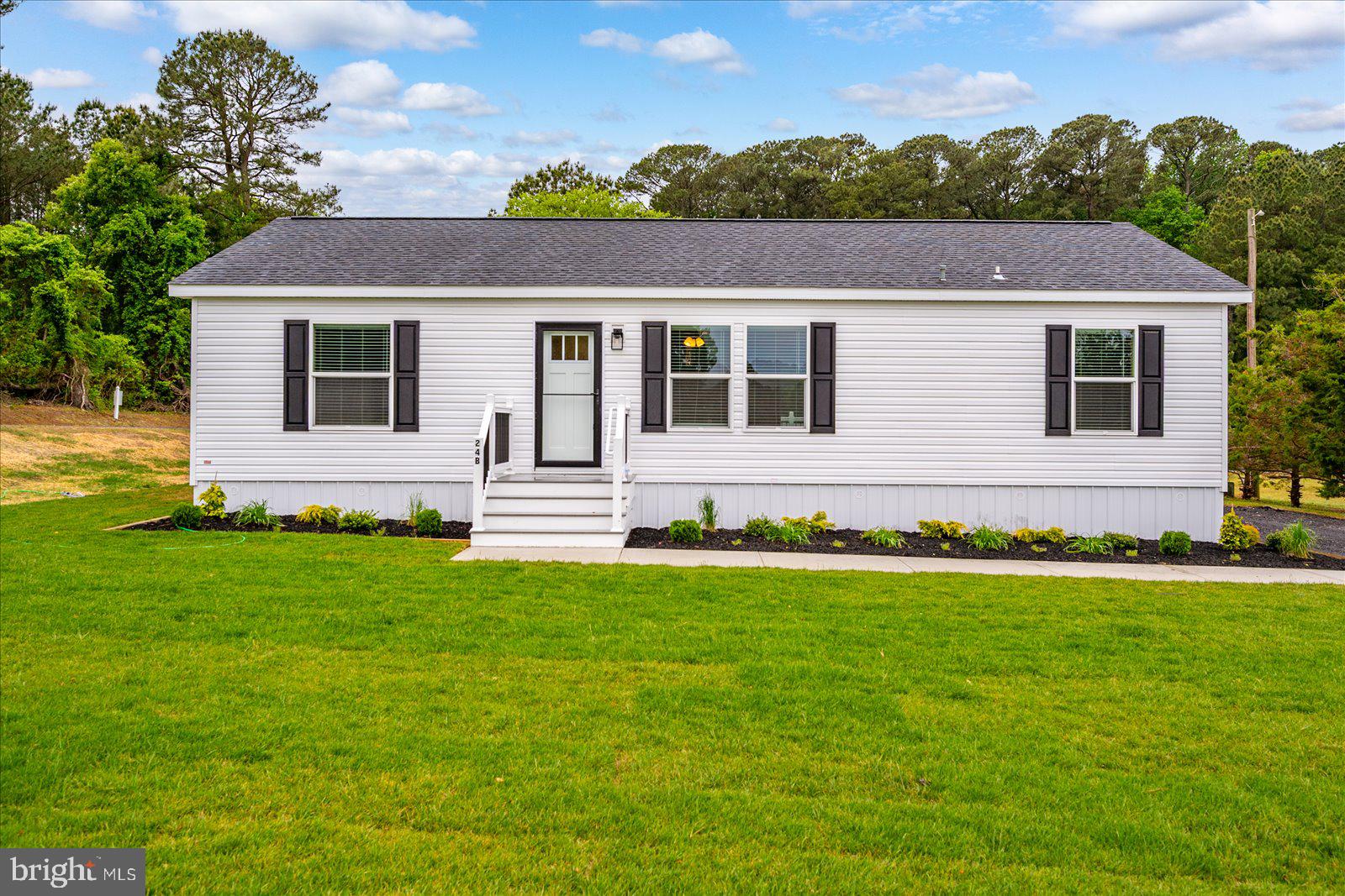 SUNSET LAKE MHP - Residential