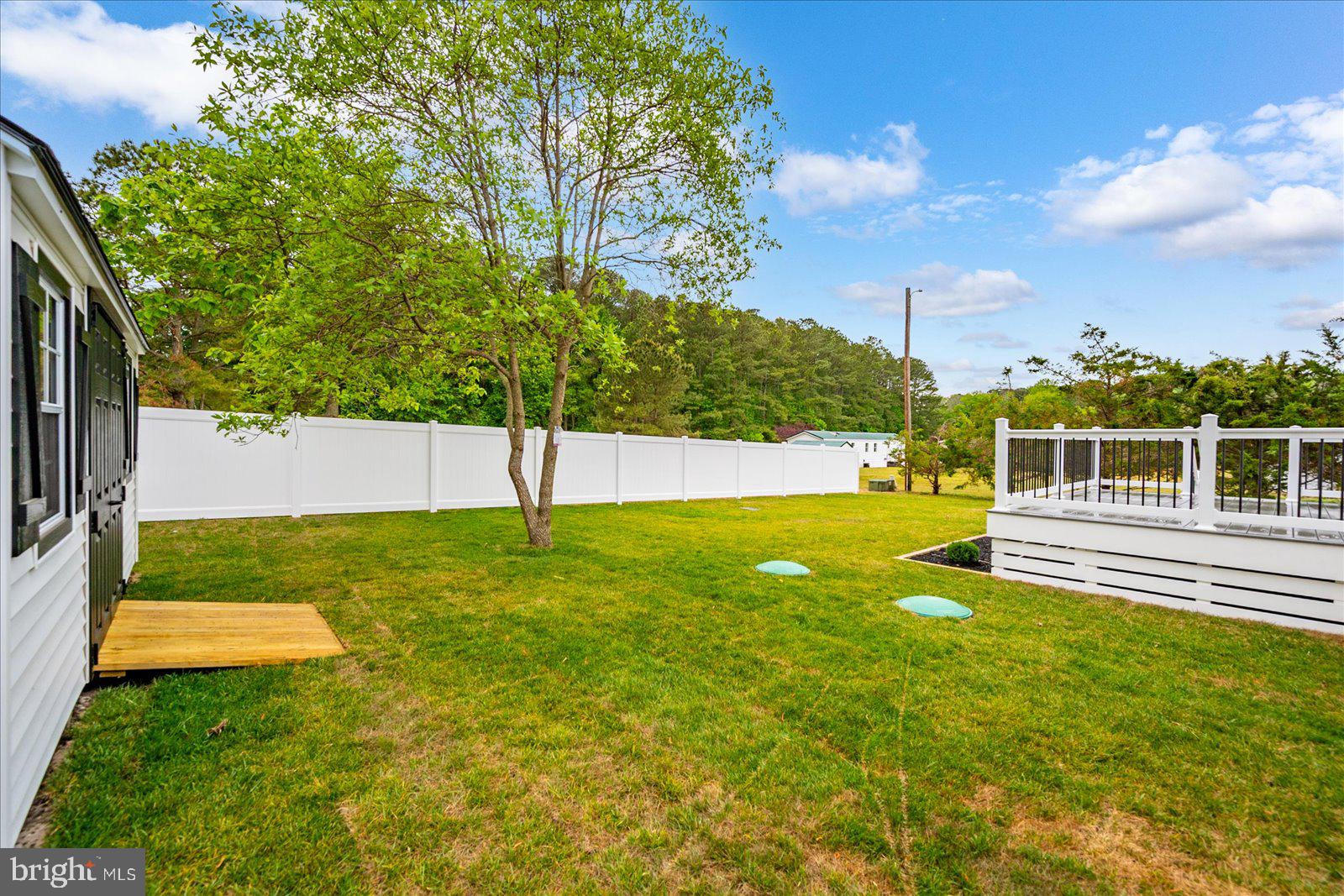 SUNSET LAKE MHP - Residential