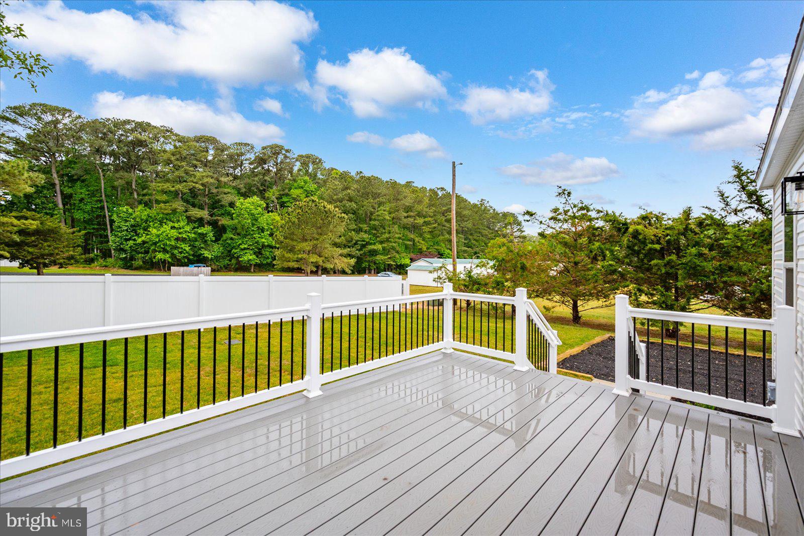 SUNSET LAKE MHP - Residential