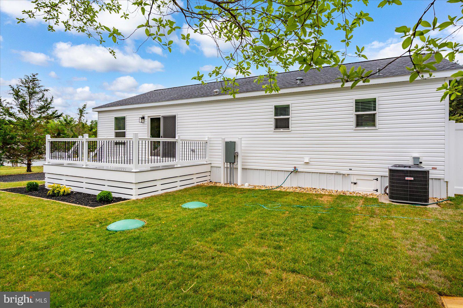 SUNSET LAKE MHP - Residential