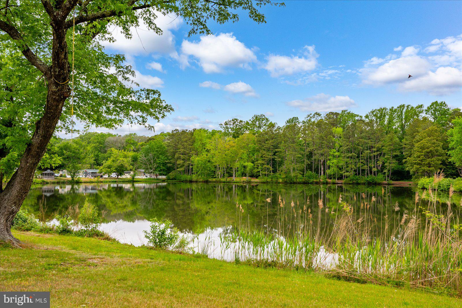 SUNSET LAKE MHP - Residential