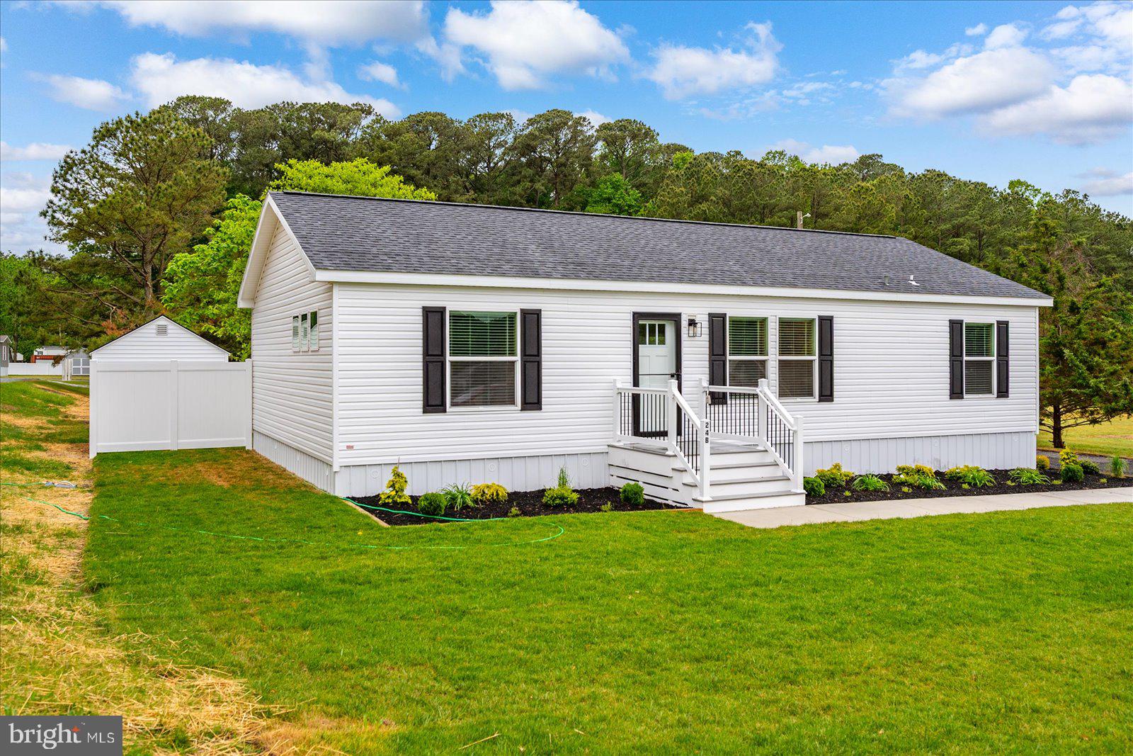 SUNSET LAKE MHP - Residential