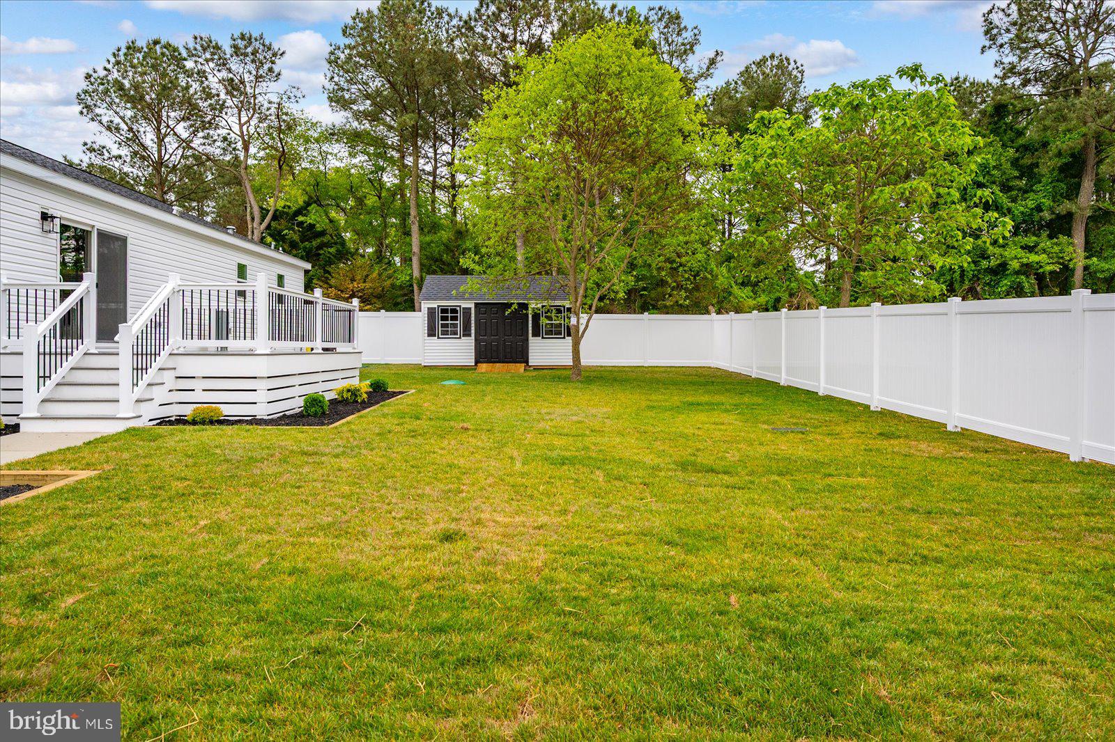 SUNSET LAKE MHP - Residential