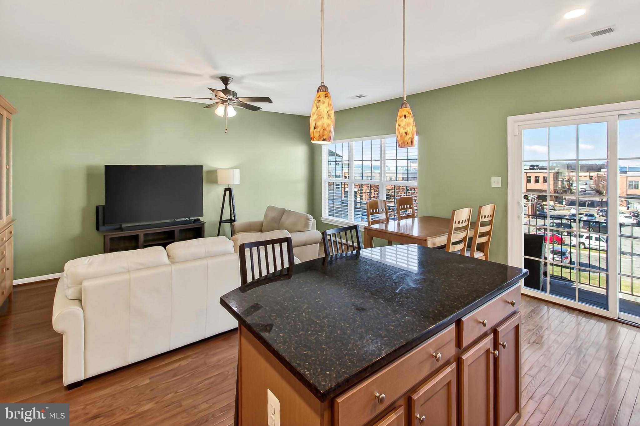 LANSDOWNE TOWN CENTER CONDOS - Residential