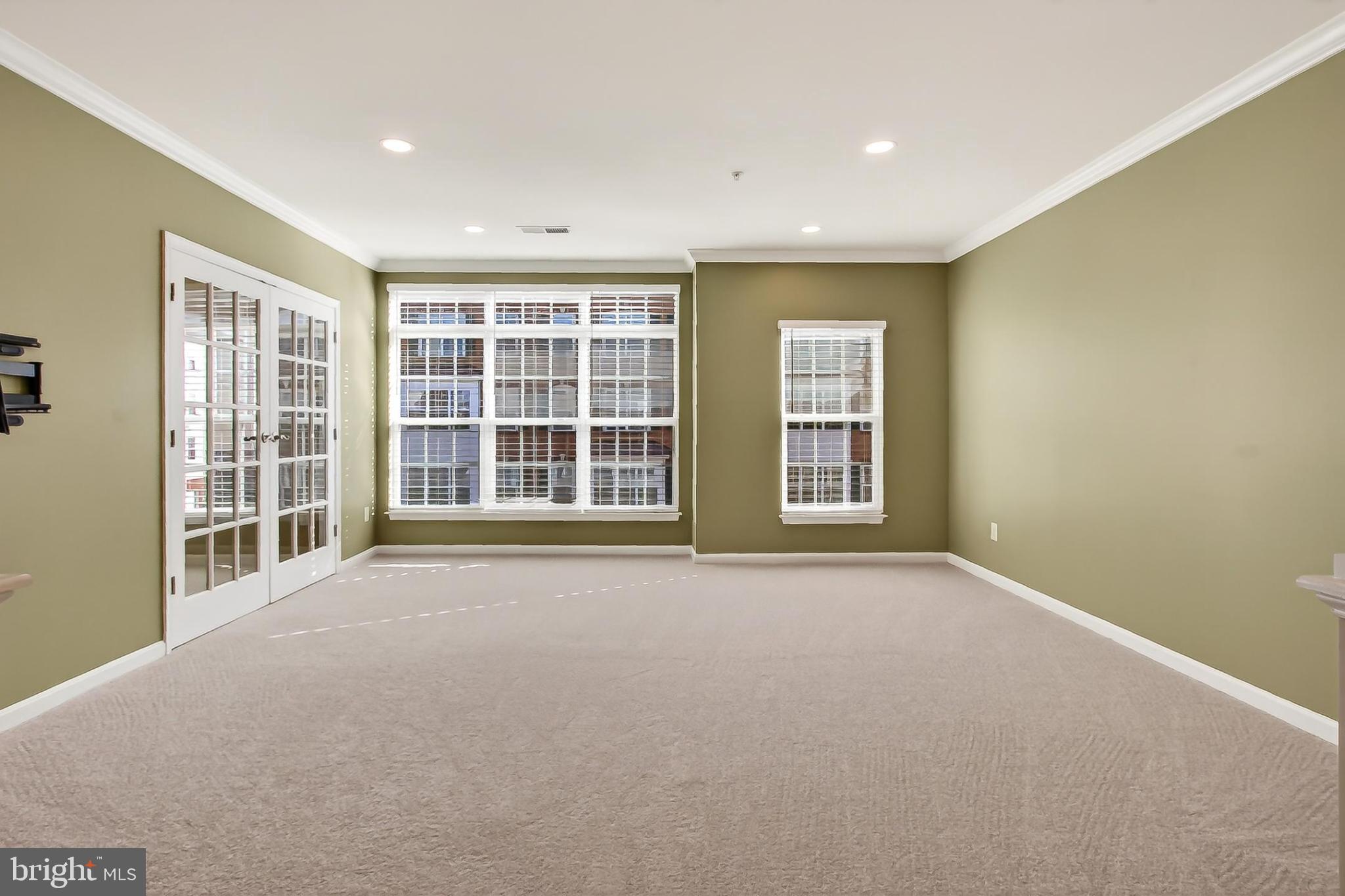 LANSDOWNE TOWN CENTER CONDOS - Residential