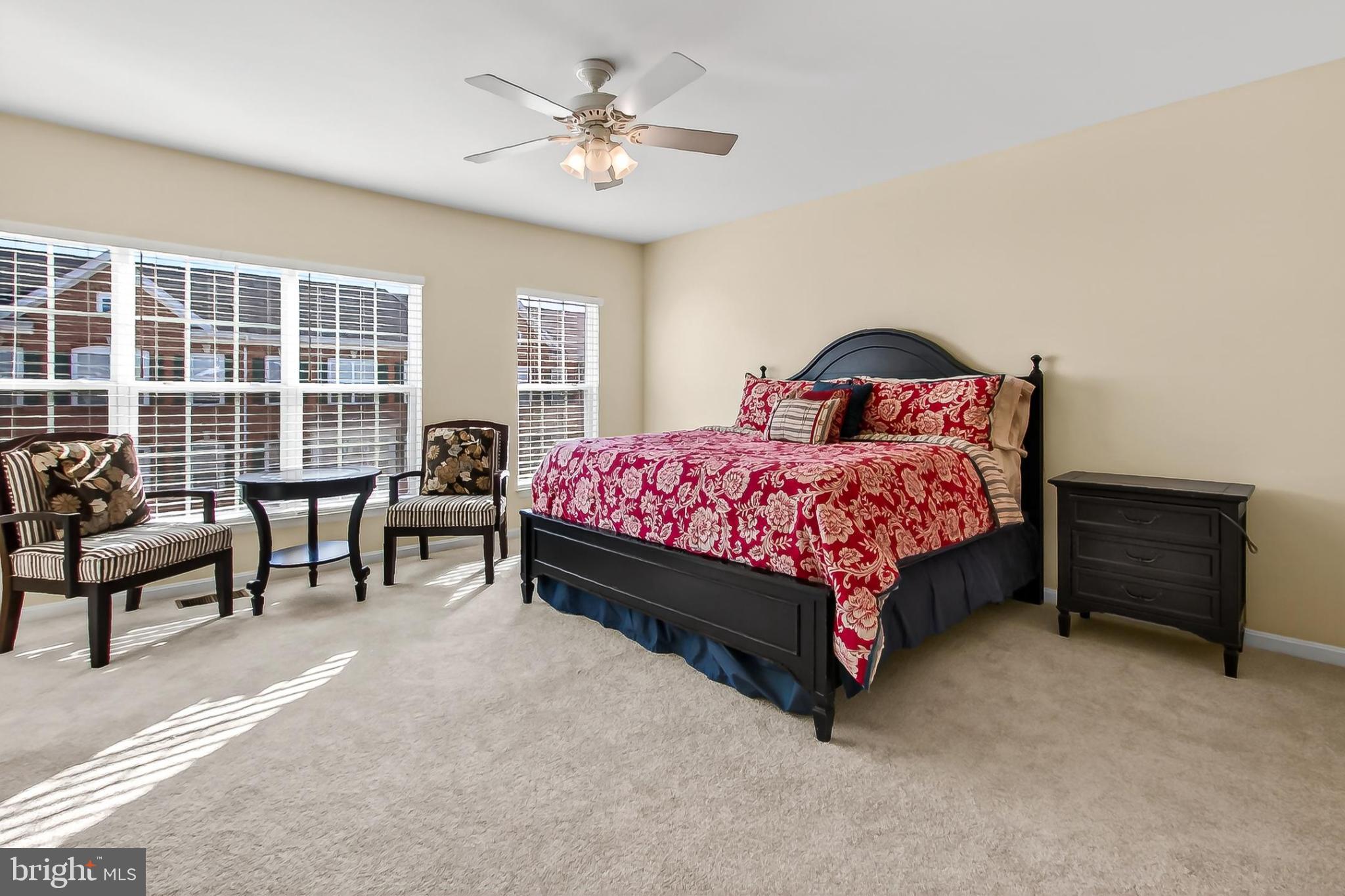 LANSDOWNE TOWN CENTER CONDOS - Residential