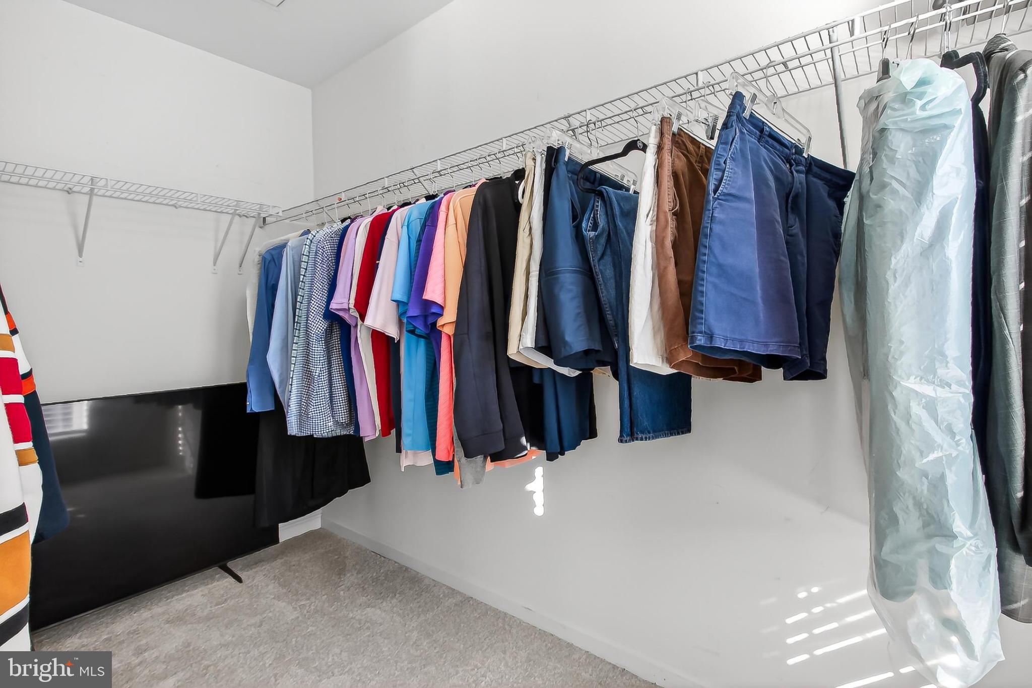 LANSDOWNE TOWN CENTER CONDOS - Residential