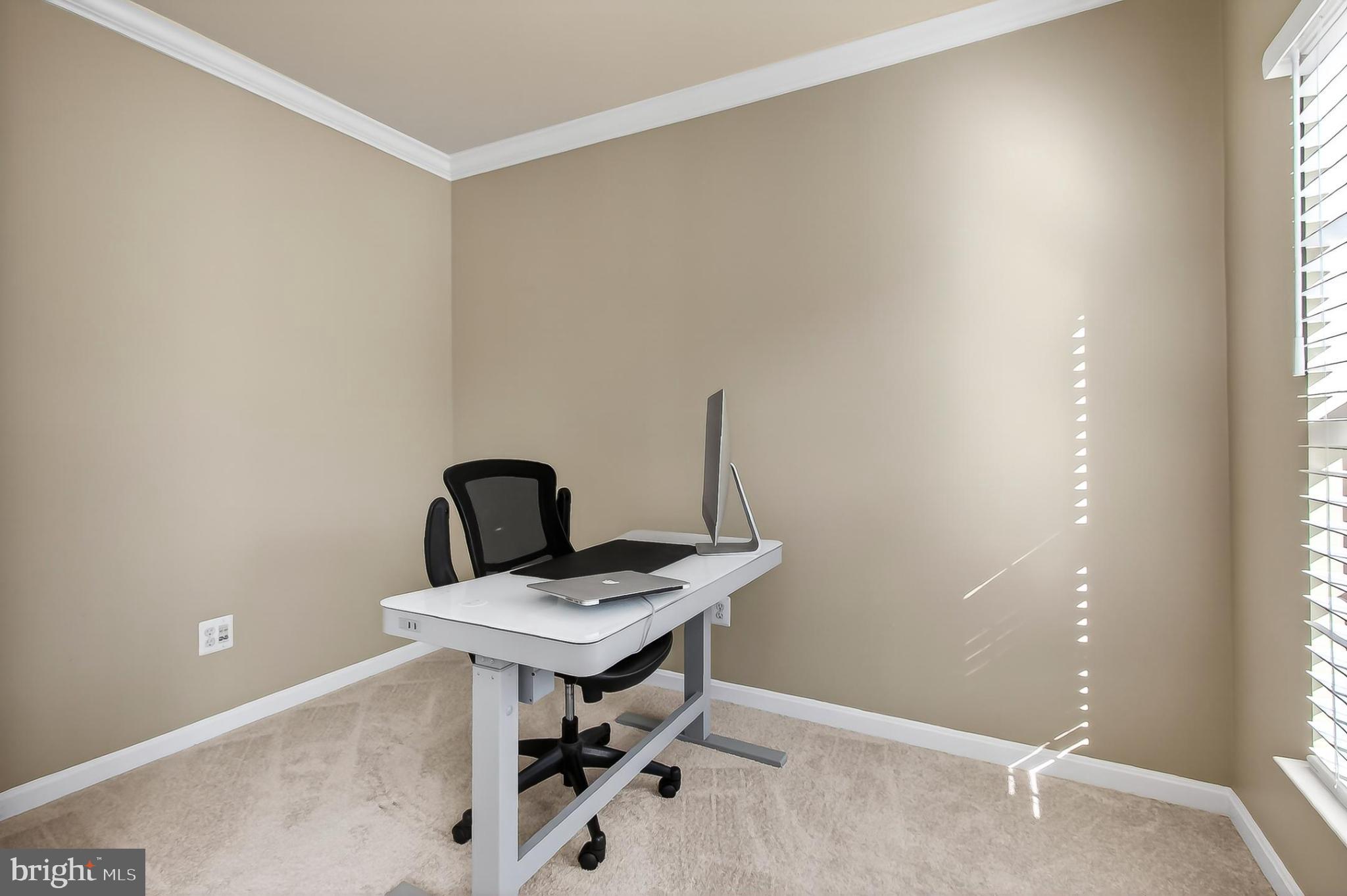 LANSDOWNE TOWN CENTER CONDOS - Residential