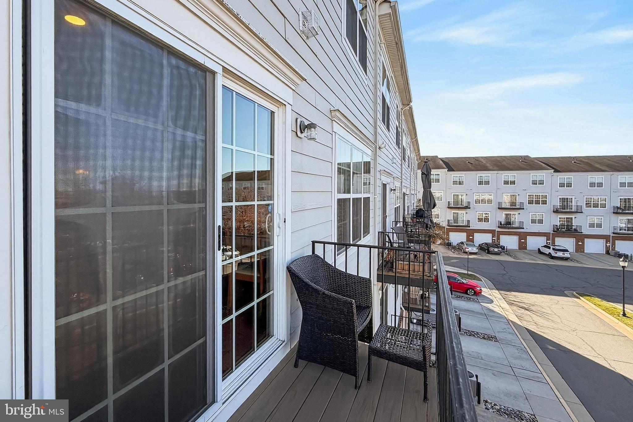 LANSDOWNE TOWN CENTER CONDOS - Residential