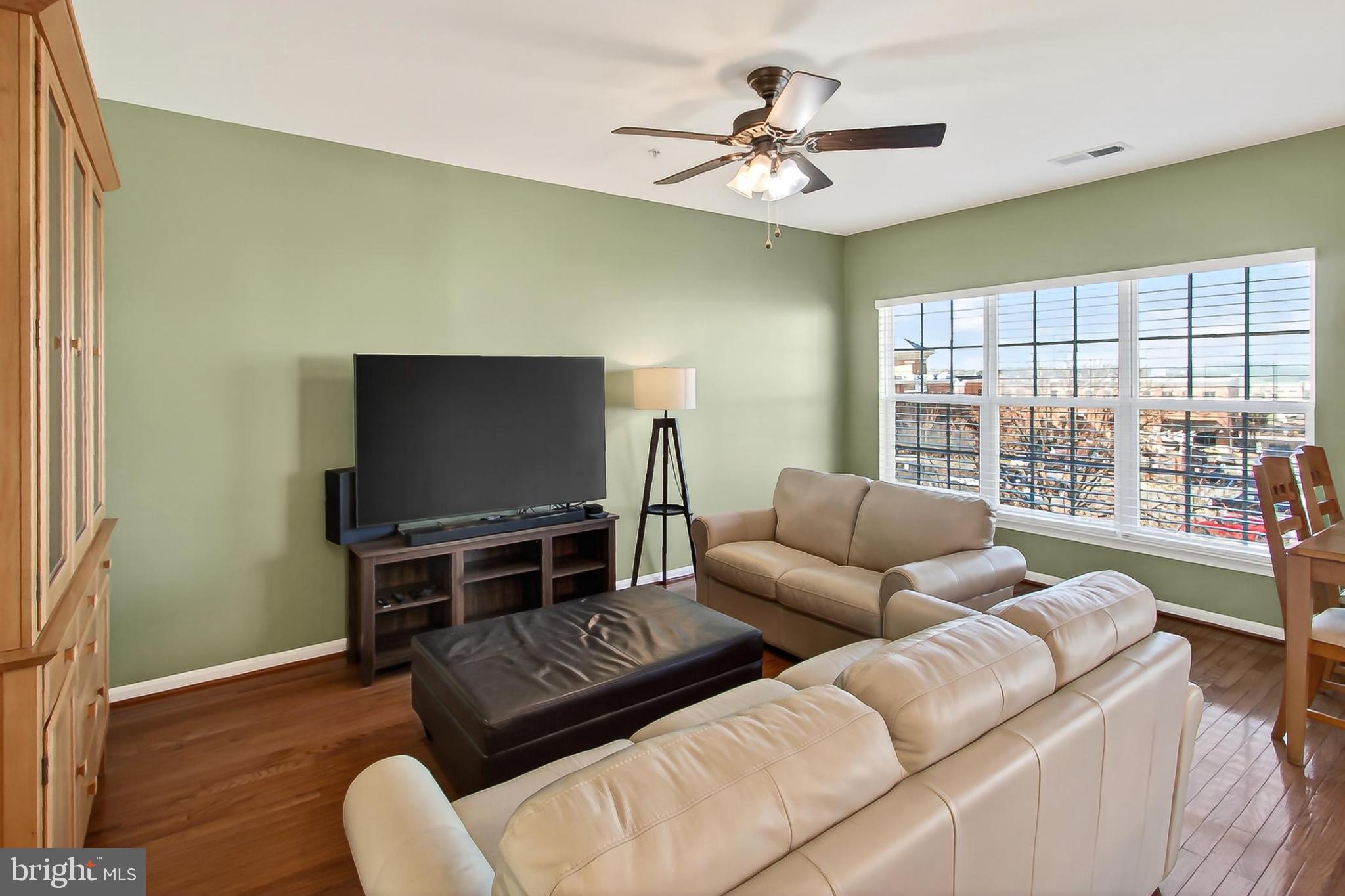 LANSDOWNE TOWN CENTER CONDOS - Residential