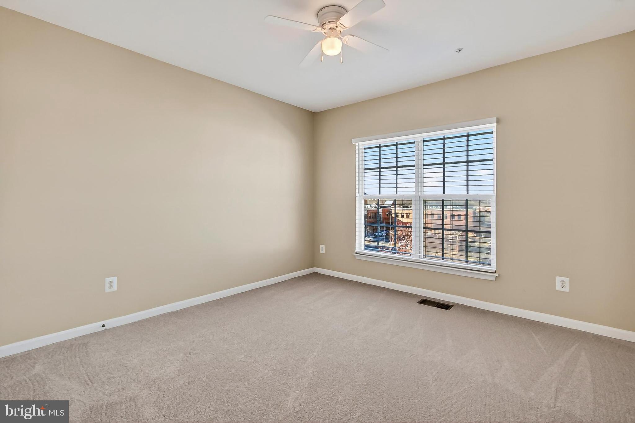 LANSDOWNE TOWN CENTER CONDOS - Residential