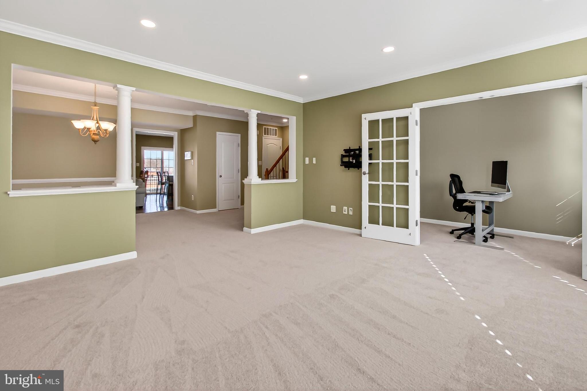 LANSDOWNE TOWN CENTER CONDOS - Residential