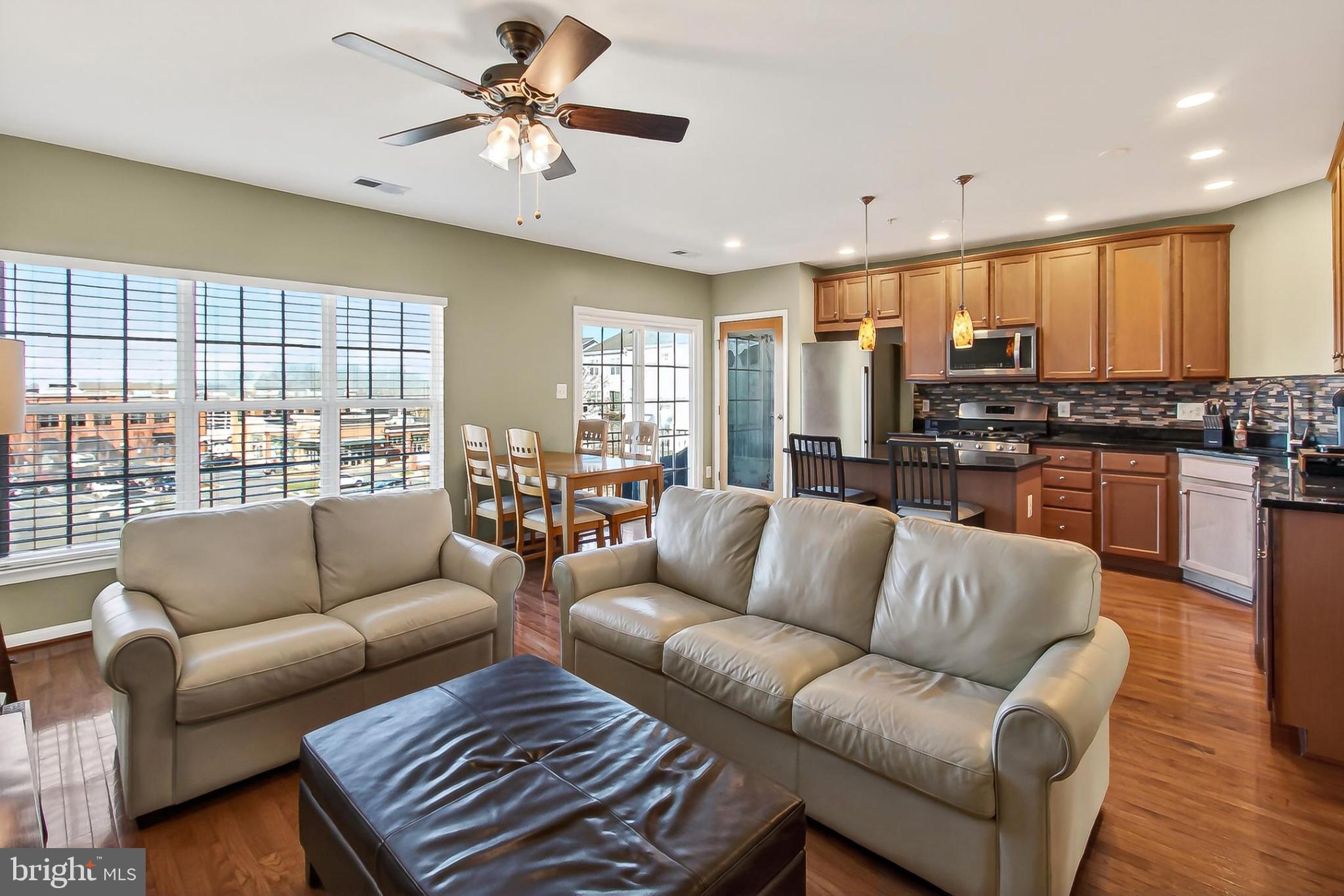 LANSDOWNE TOWN CENTER CONDOS - Residential