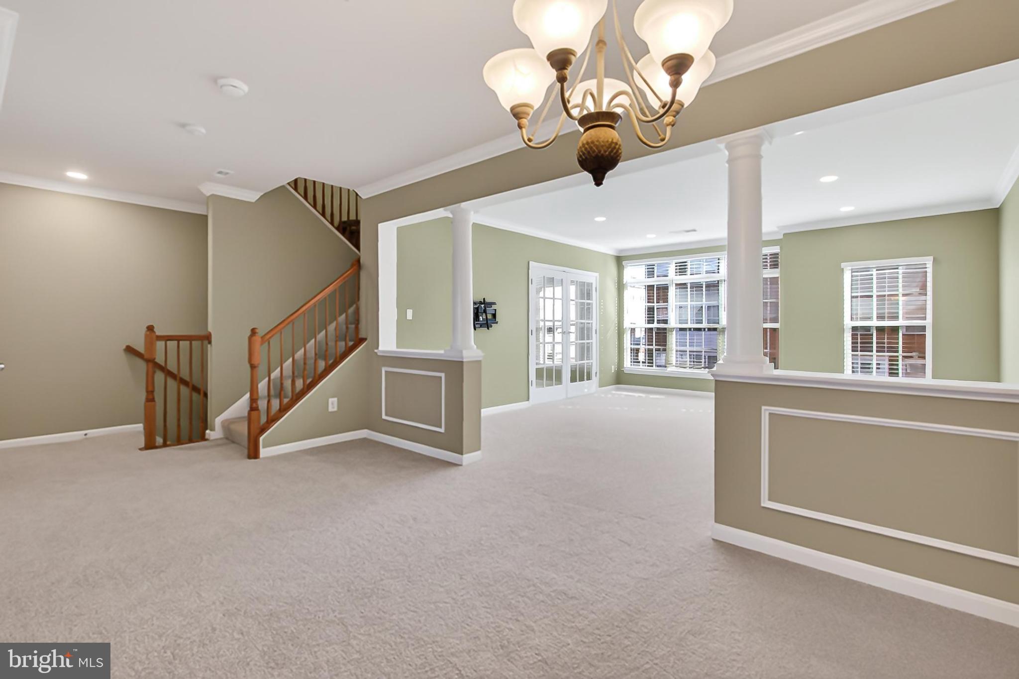 LANSDOWNE TOWN CENTER CONDOS - Residential