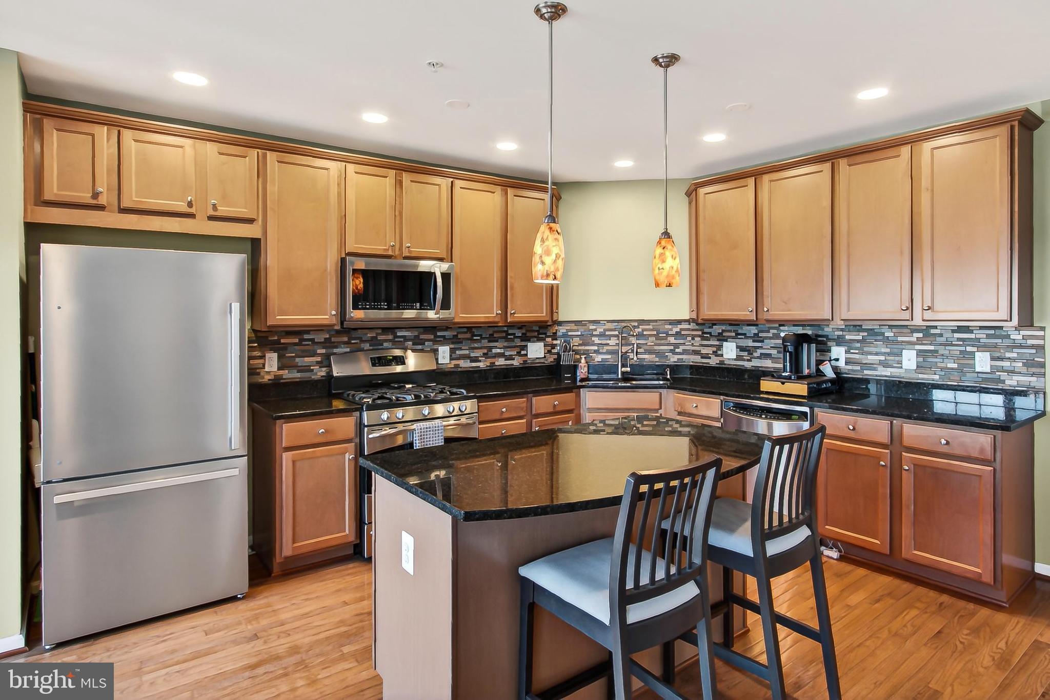 LANSDOWNE TOWN CENTER CONDOS - Residential