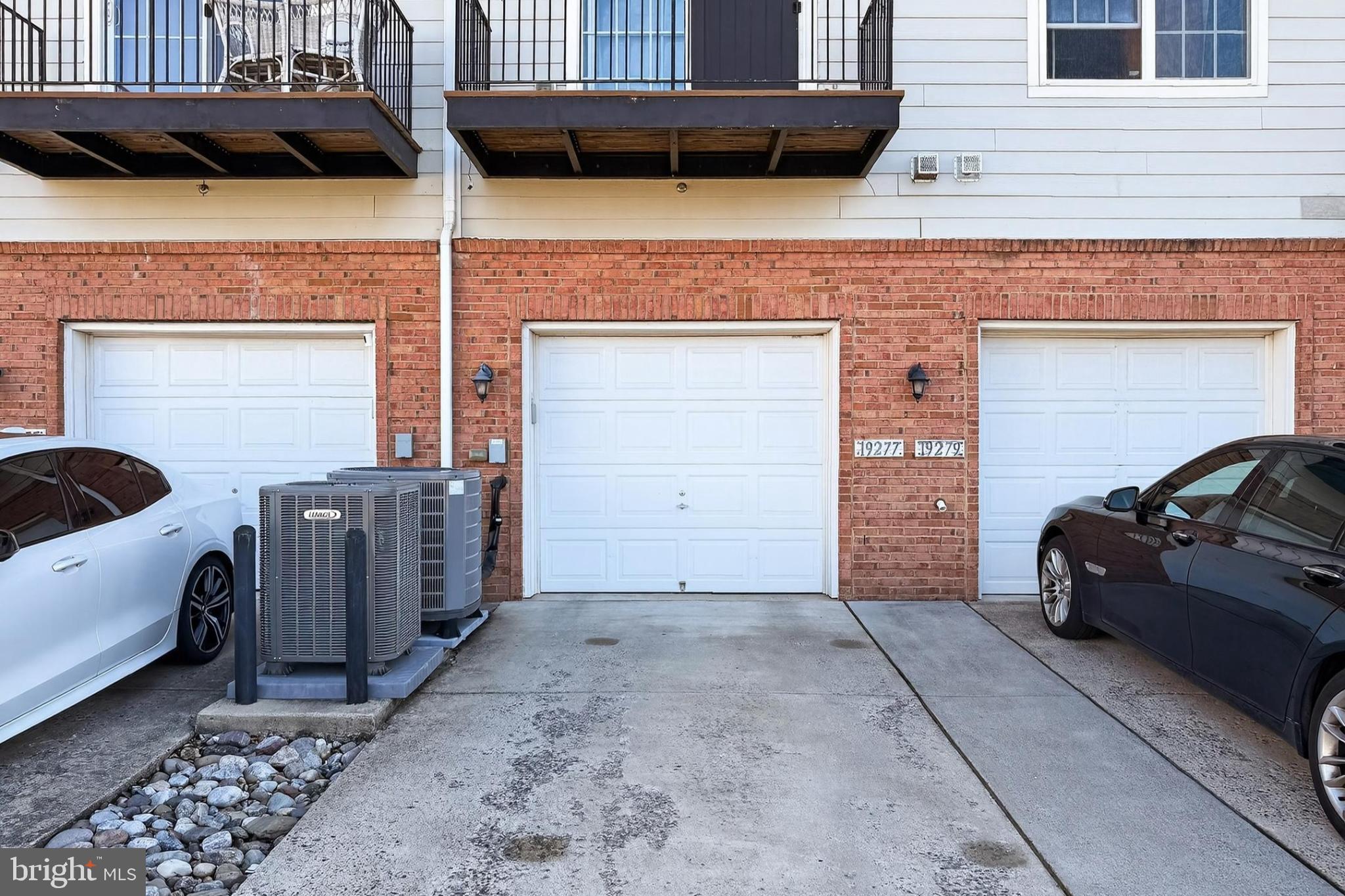 LANSDOWNE TOWN CENTER CONDOS - Residential