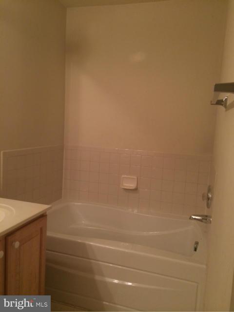 INDEPENDENCE/UNIV VLG - Residential Lease