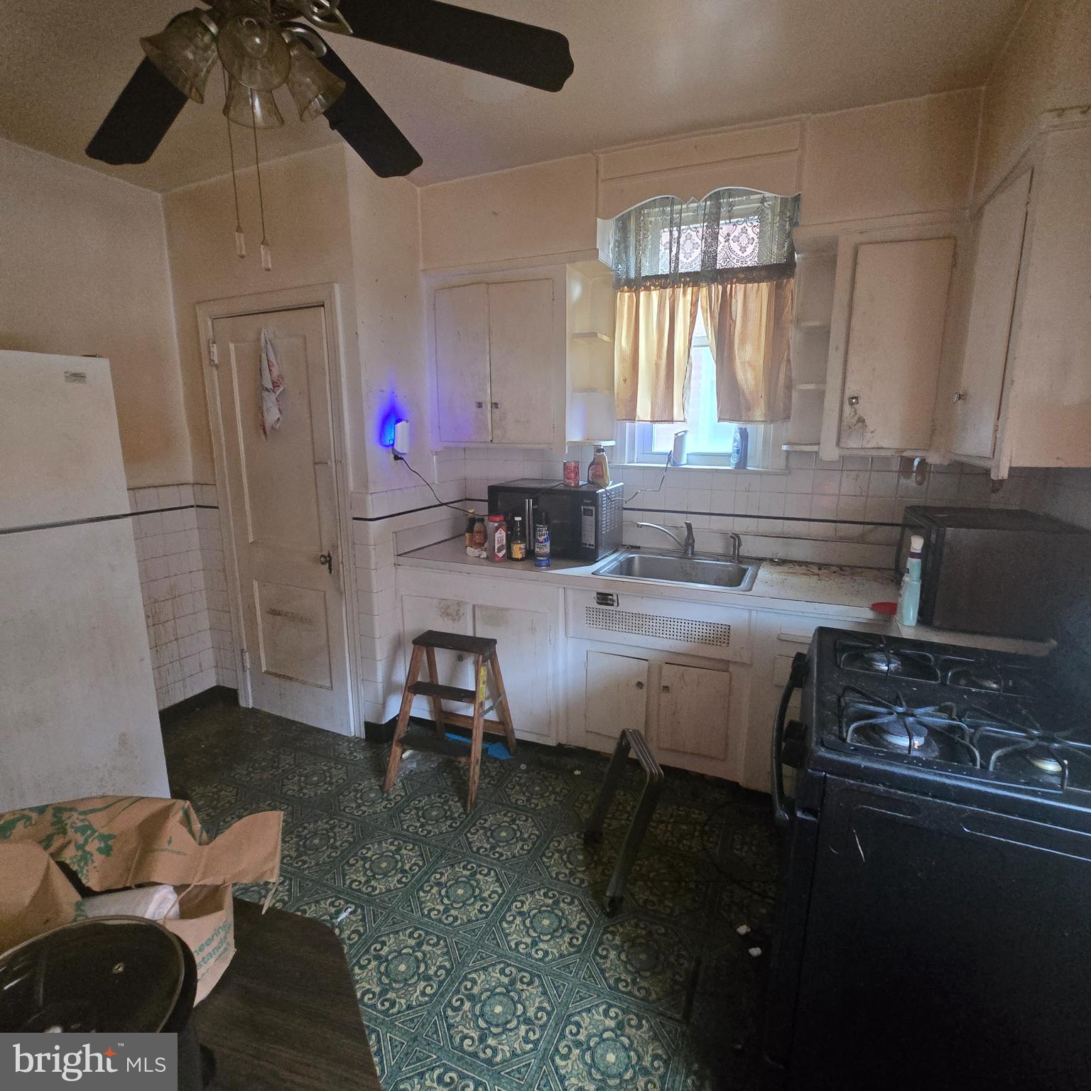 ELMWOOD PARK - Residential