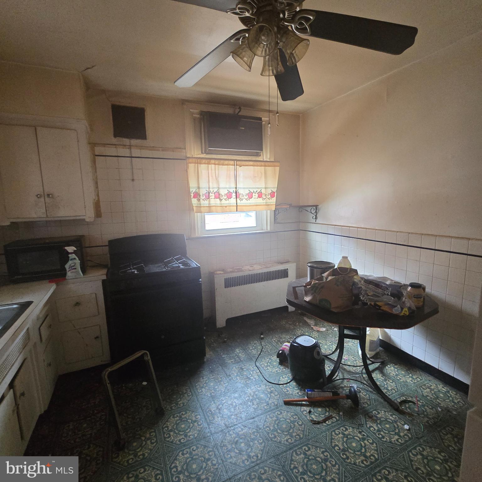 ELMWOOD PARK - Residential