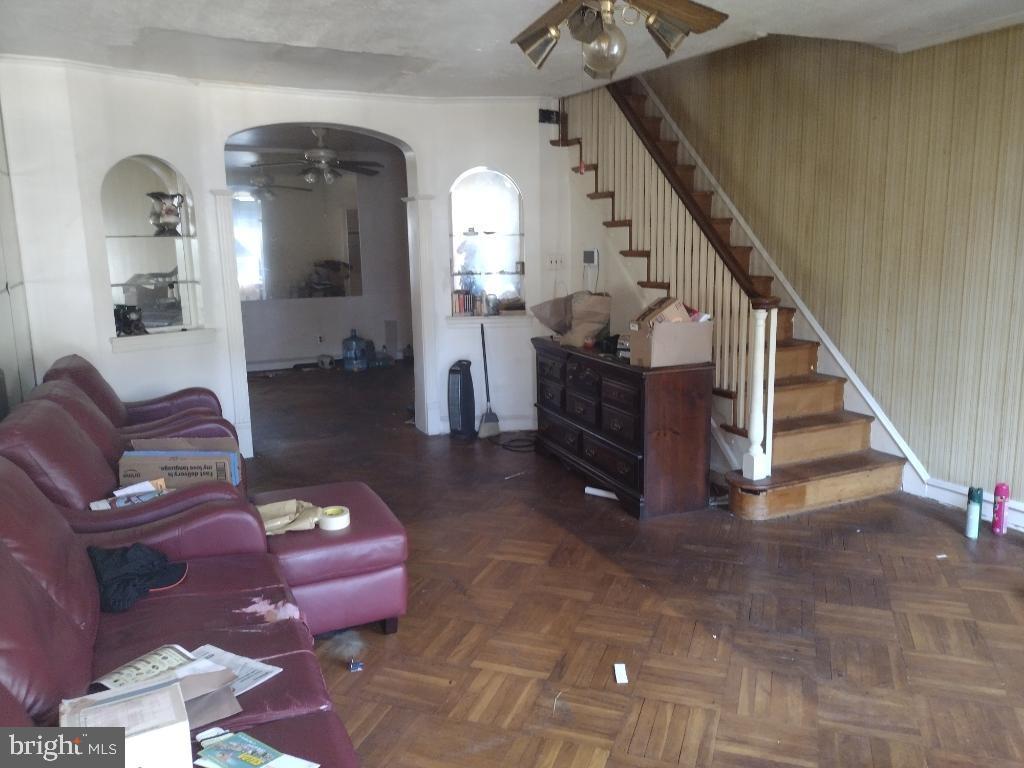 ELMWOOD PARK - Residential