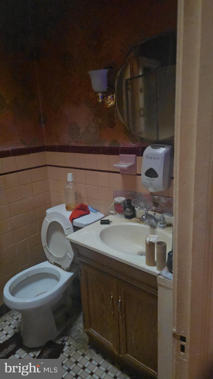 ELMWOOD PARK - Residential