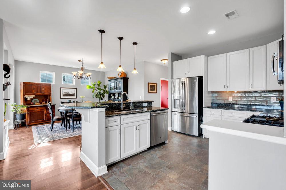 2707 SHEFFIELD DRIVE