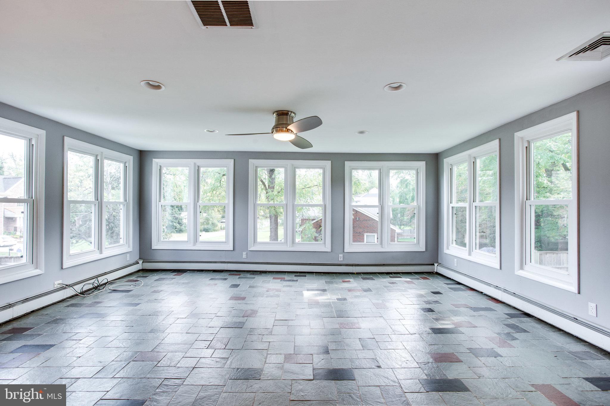 SUNNY SIDE - Residential