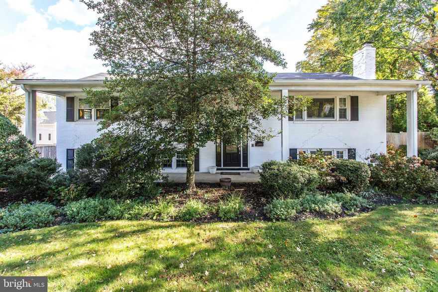 Gorgeous move-in ready updated 1 car garage home on a beautiful .46 acre corner lot! Home features 4 bedrooms, 3 full bathrooms, updated kitchen, hardwood floors, 2 fireplaces, open floor plan with a large rear yard. 

Location of this Home is convenient to everything -  Blocks to Lewinsville Park with Farmer's Market, playground, picnic area, walking trails, tennis and basketball courts, and sports fields. Also close to Tuckahoe Recreation Club, McLean Swim and Tennis Club, Metro station, Tysons, 66, Mclean High School, restaurants and shops.