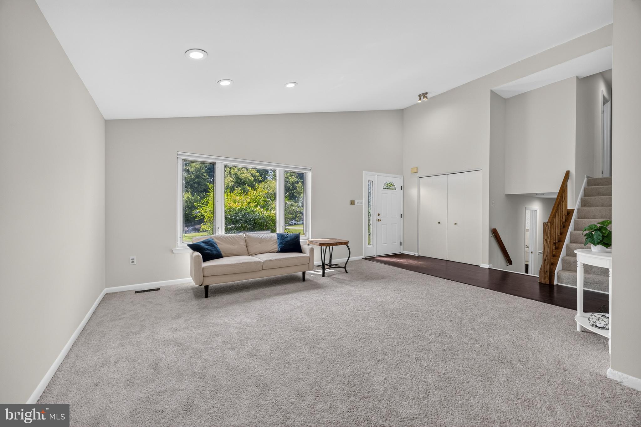 11 VALLEY GLEN COURT