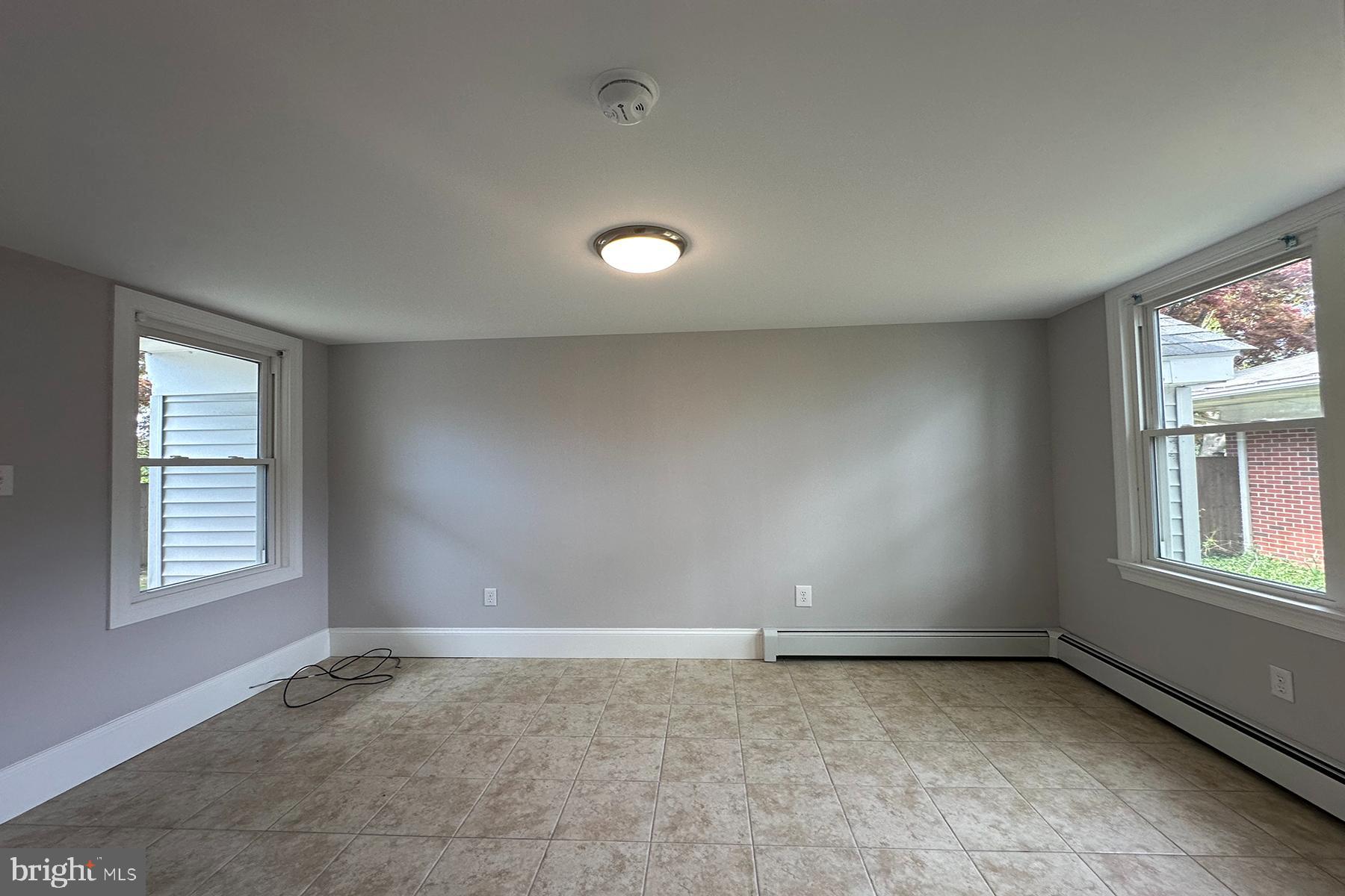 EASTON - Residential Lease