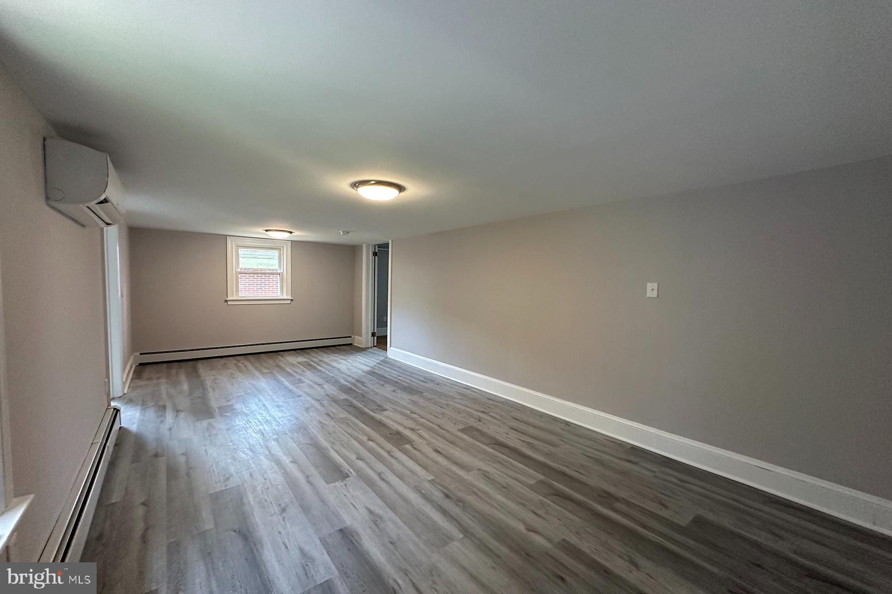 EASTON - Residential Lease