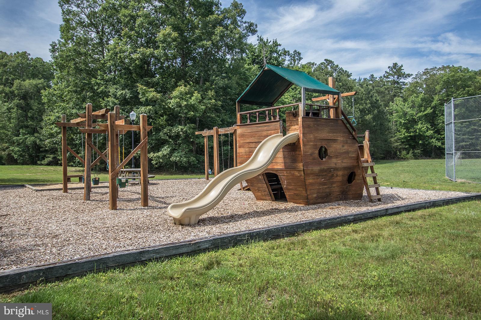 CHESTNUT HILLS - Residential