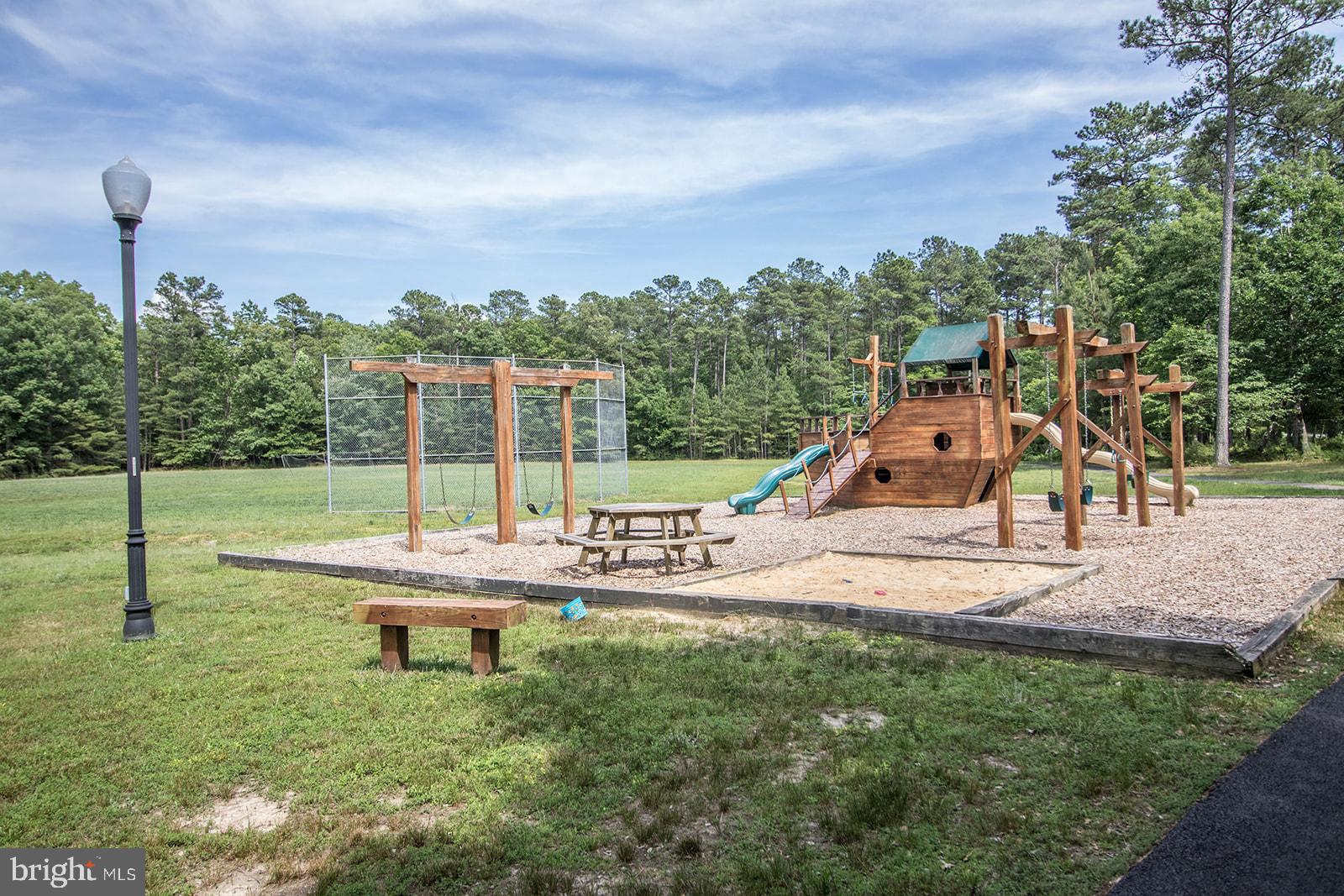 CHESTNUT HILLS - Residential