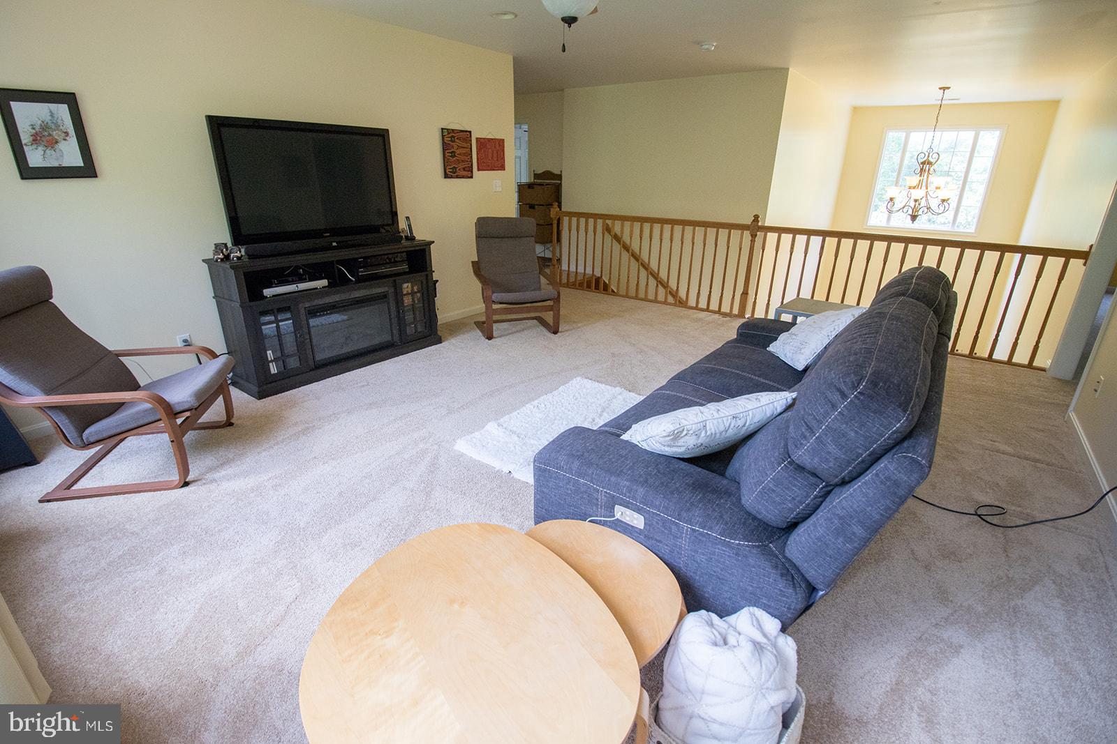 CHESTNUT HILLS - Residential