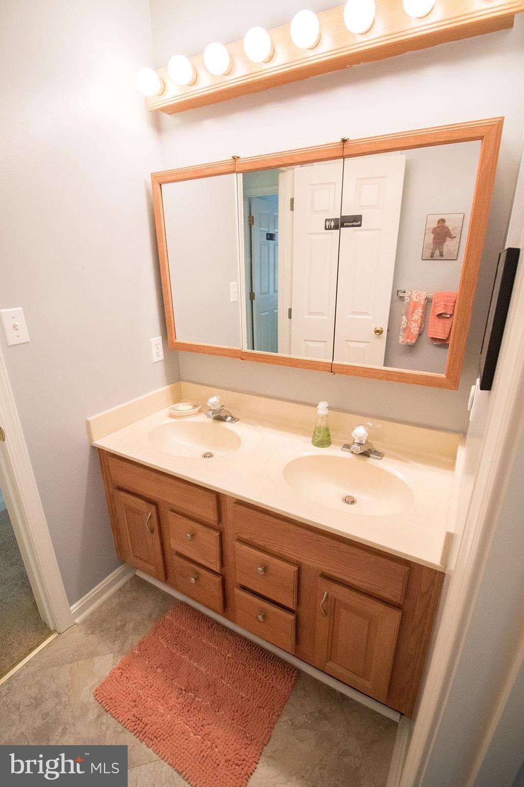 CHESTNUT HILLS - Residential