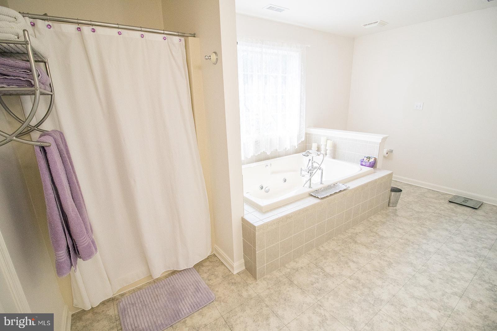 CHESTNUT HILLS - Residential