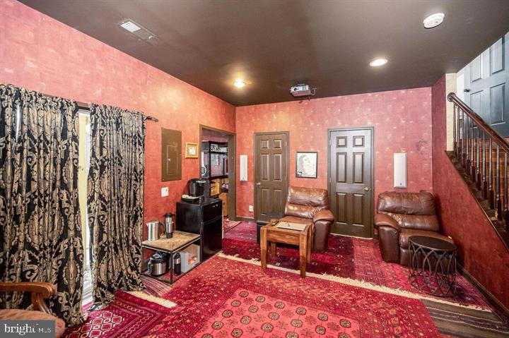 POTOMAC CLUB CONDOMINIUMS - Residential Lease