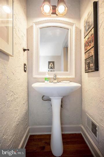 POTOMAC CLUB CONDOMINIUMS - Residential Lease