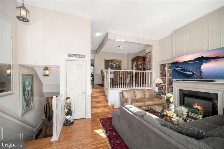 POTOMAC CLUB CONDOMINIUMS - Residential Lease