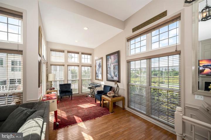 POTOMAC CLUB CONDOMINIUMS - Residential Lease