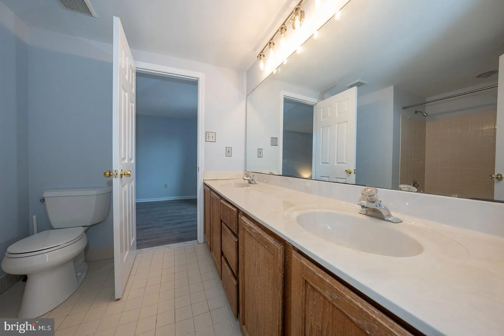 West Chester, Pennsylvania 19382, United States, 3 Bedrooms Bedrooms, ,3 BathroomsBathrooms,Residential,Pending,12621