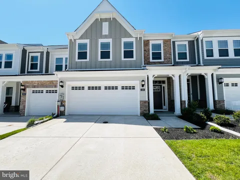 MLS: MDCH2053800